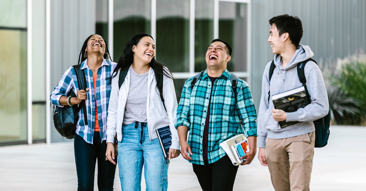 descubre nuestras mochilas ergonómicas, diseñadas para brindar comodidad y soporte en tus desplazamientos. ideales para estudiantes, viajeros y profesionales, combinan estilo y funcionalidad para cuidar de tu postura y facilitar el transporte de tus objetos personales.