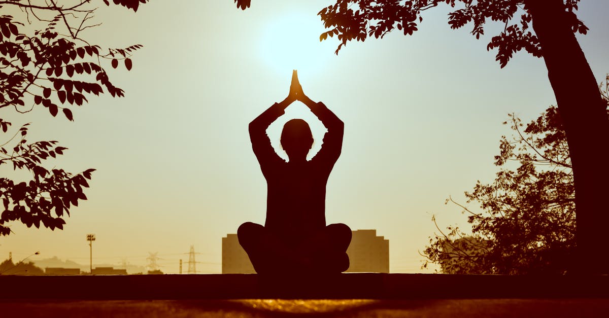 descubre los beneficios del yoga para tu cuerpo y mente. practica con nosotros y encuentra la armonía y el equilibrio en tu vida diaria.