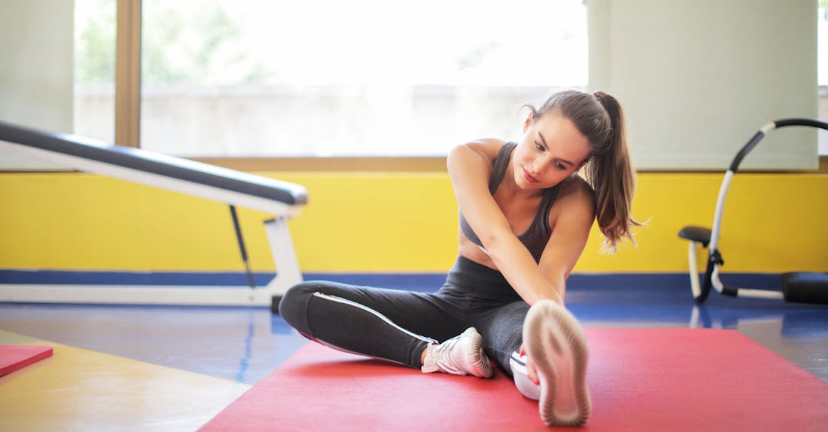 descubre los beneficios del stretching para mejorar tu flexibilidad, reducir el estrés y prevenir lesiones. aprende ejercicios efectivos que puedes realizar en casa o en el gimnasio.