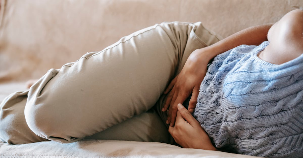 alivio del dolor lumbar: descubre estrategias efectivas y consejos prácticos para combatir el dolor en la zona lumbar y mejorar tu calidad de vida.