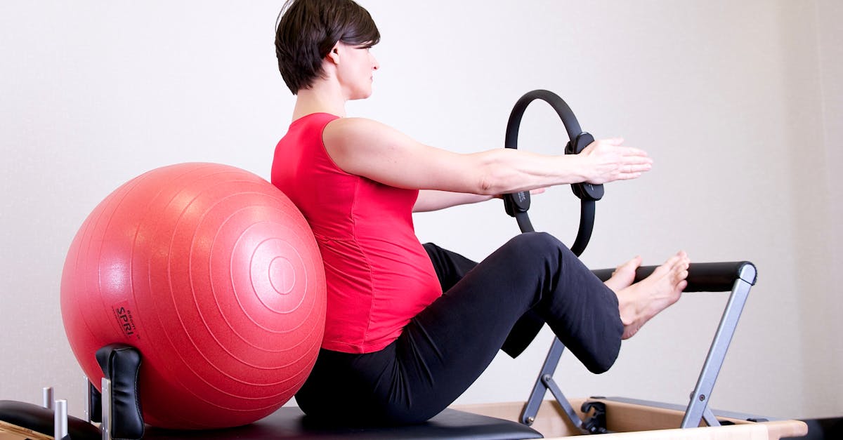 descubre los beneficios del pilates, un método efectivo para mejorar tu fuerza, flexibilidad y bienestar general. únete a nuestras clases y transforma tu cuerpo y mente mediante técnicas de respiración y concentración.