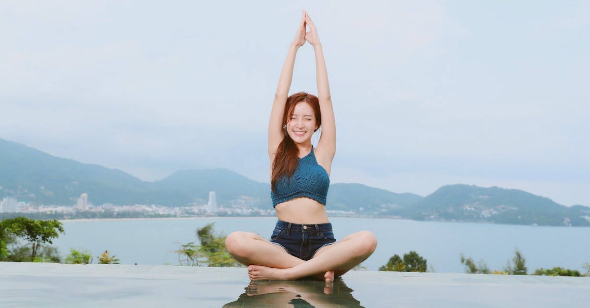 descubre el mundo del yoga y transforma tu bienestar físico y mental. aprende técnicas de respiración, posturas y meditación para encontrar la paz interior y mejorar tu flexibilidad. únete a nuestra comunidad y comienza tu viaje hacia una vida más equilibrada.