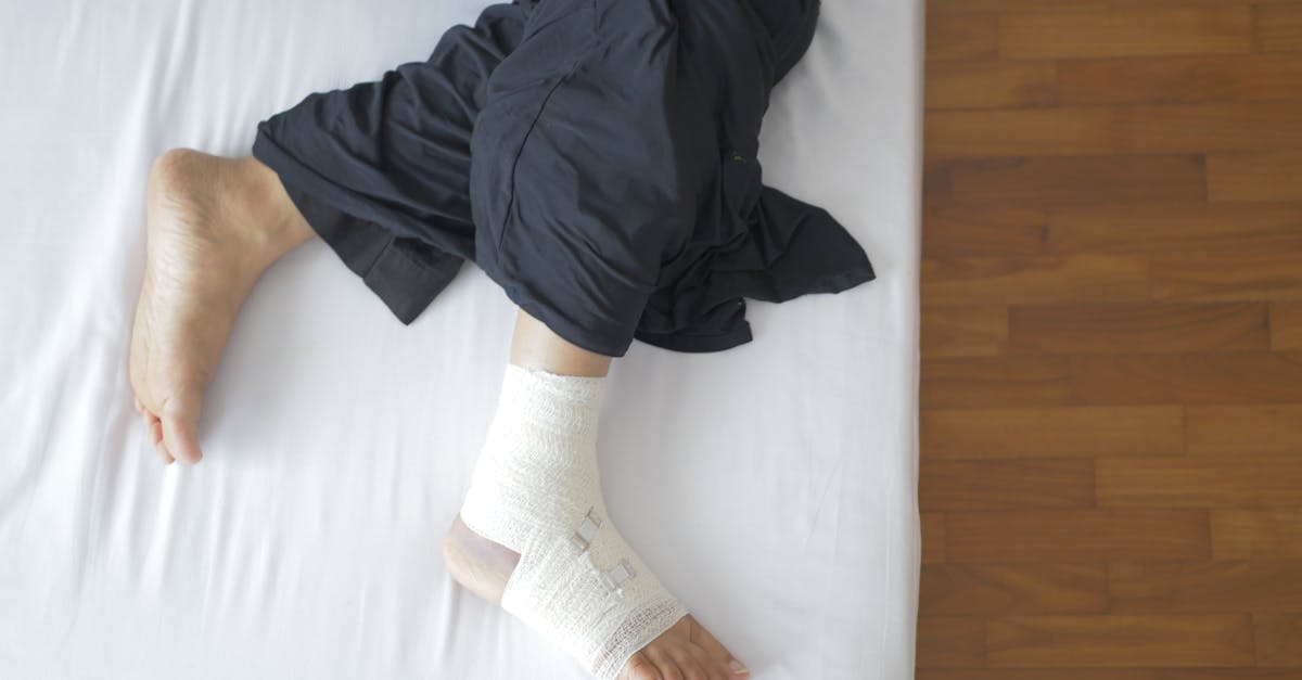 descubre qué es un esguince cervical, sus síntomas y tratamientos. aprende cómo prevenir lesiones y mejorar tu bienestar con consejos de expertos.