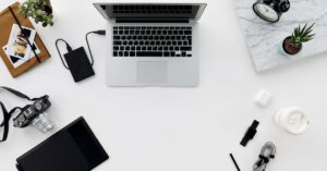 descubre cómo un espacio de trabajo ergonómico puede mejorar tu salud y productividad. optimiza tu comodidad y eficiencia con muebles y herramientas diseñadas para tu bienestar.