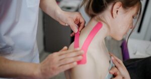 descubre las causas del dolor de hombro y cómo aliviarlo. aprende sobre tratamientos efectivos y consejos para mejorar tu calidad de vida.