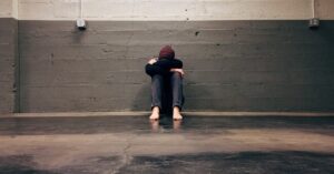 descubre cómo aliviar el dolor cervical con consejos efectivos y tratamientos innovadores. mejora tu calidad de vida y vuelve a disfrutar de tus actividades diarias sin molestias.