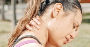 descubre qué son los espasmos cervicales, sus causas, síntomas y tratamientos efectivos para aliviar el dolor y mejorar tu calidad de vida. ¡infórmate y toma el control de tu salud!