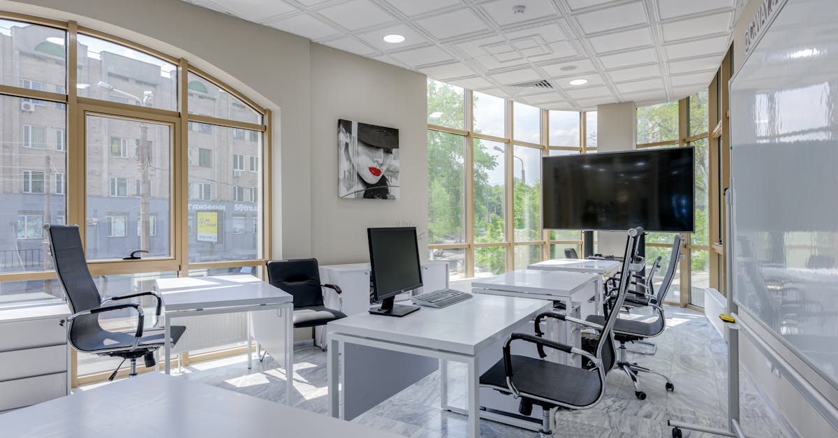 descubre la comodidad y el estilo de las sillas ergonómicas. diseñadas para brindar soporte y mejorar tu postura, nuestras sillas son perfectas para trabajar, estudiar o relajarse. ¡mejora tu bienestar y productividad hoy mismo!