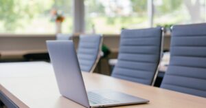 descubre nuestras sillas ergonómicas diseñadas para brindar comodidad y soporte durante largas horas de trabajo. mejora tu postura y productividad con estilos modernos y ajustables. ¡encuentra la silla perfecta para tu oficina hoy!