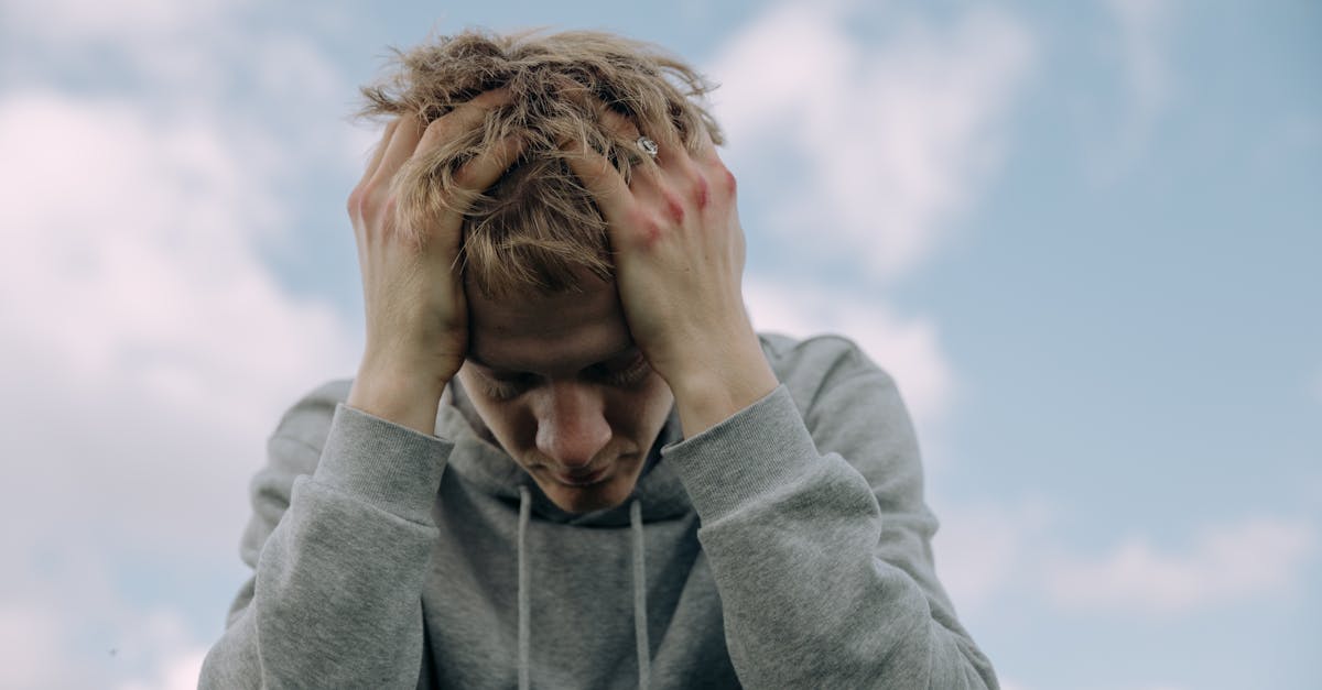 información completa sobre las lesiones en la cabeza: causas, síntomas y tratamientos. aprende a reconocer los signos de una lesión cerebral y cuándo buscar atención médica.