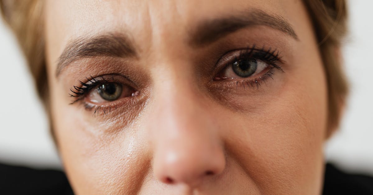 descubre las razones detrás de la dificultad en la rotación de la cabeza y cómo mejorar tu movilidad cervical. aprende ejercicios efectivos y consejos prácticos para aliviar tensiones y aumentar tu flexibilidad.