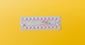 descubre cómo las migrañas hormonales pueden afectar tu vida y aprende sobre sus síntomas, causas y tratamientos efectivos para controlarlas y mejorar tu bienestar.