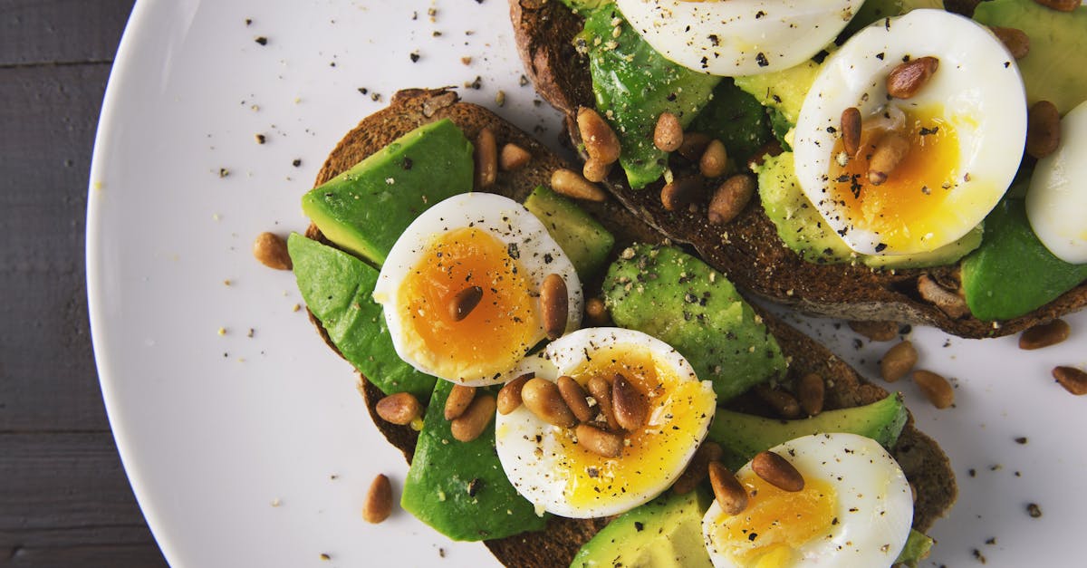 descubre cómo una dieta específica puede ayudar a aliviar los síntomas de la migraña. aprende cuáles alimentos incluir y cuáles evitar para mejorar tu bienestar y reducir la frecuencia de tus dolores de cabeza.