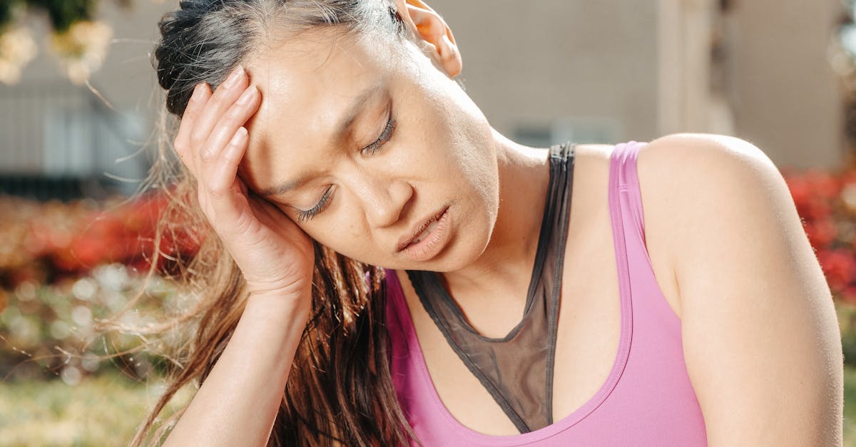 descubre los desencadenantes de la migraña y aprende cómo identificarlos para reducir la frecuencia y la intensidad de tus ataques. información útil y consejos prácticos para manejar mejor tus migrañas.