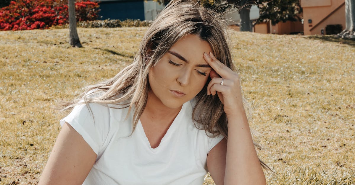descubre los principales desencadenantes de las migrañas y aprende a identificarlos para aliviar tus síntomas. conoce cómo factores como el estrés, ciertos alimentos y la falta de sueño pueden afectar tu bienestar.