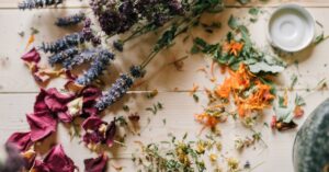 descubre los remedios naturales más efectivos para mejorar tu salud y bienestar. aprende a utilizar hierbas, aceites esenciales y técnicas ancestrales para sanar de manera natural y holística.