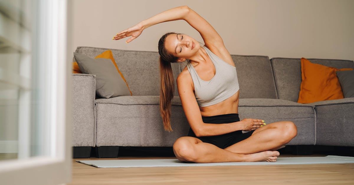 descubre la importancia de mantener una buena postura para mejorar tu salud y bienestar. aprende consejos y ejercicios prácticos para corregir tu postura diaria y prevenir dolores cervicales y lumbares.
