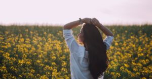 descubre la importancia de una buena postura para tu salud. mejora tu bienestar físico y mental con consejos sobre ergonomía, ejercicios y hábitos saludables que te ayudarán a mantener una alineación correcta y prevenir dolores.