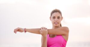 descubre los beneficios del stretching para mejorar tu flexibilidad, reducir el estrés y prevenir lesiones. aprende diferentes técnicas y ejercicios que puedes incorporar en tu rutina diaria para mantener tu cuerpo en forma y saludable.
