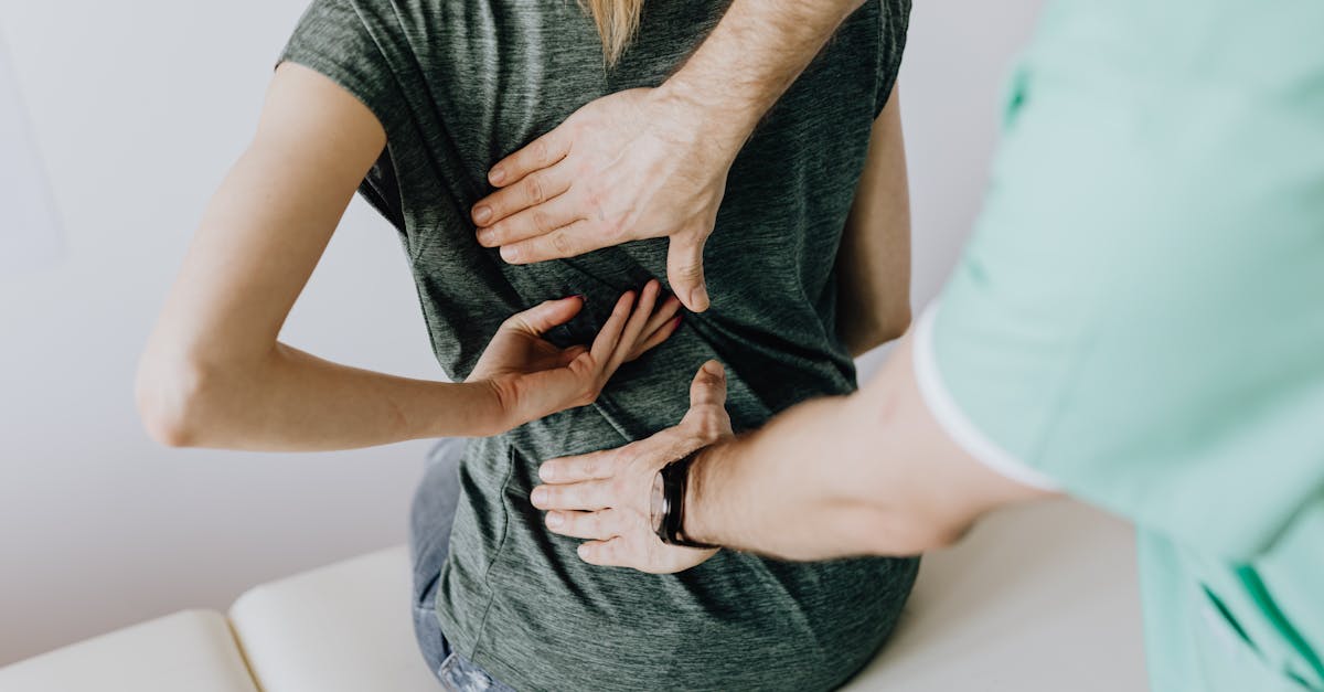 descubre soluciones efectivas para el alivio del dolor de espalda. aprende sobre tratamientos, ejercicios y consejos para una mejor salud lumbar y una vida sin molestias.
