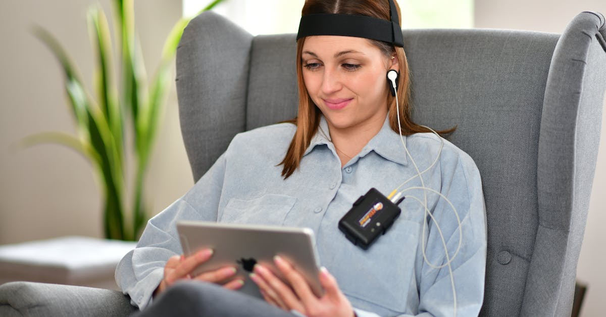 descubre cómo el biofeedback puede ayudarte a mejorar tu salud y bienestar. aprende a controlar tus funciones corporales y reducir el estrés a través de técnicas de retroalimentación. ¡transforma tu vida con el poder del biofeedback!
