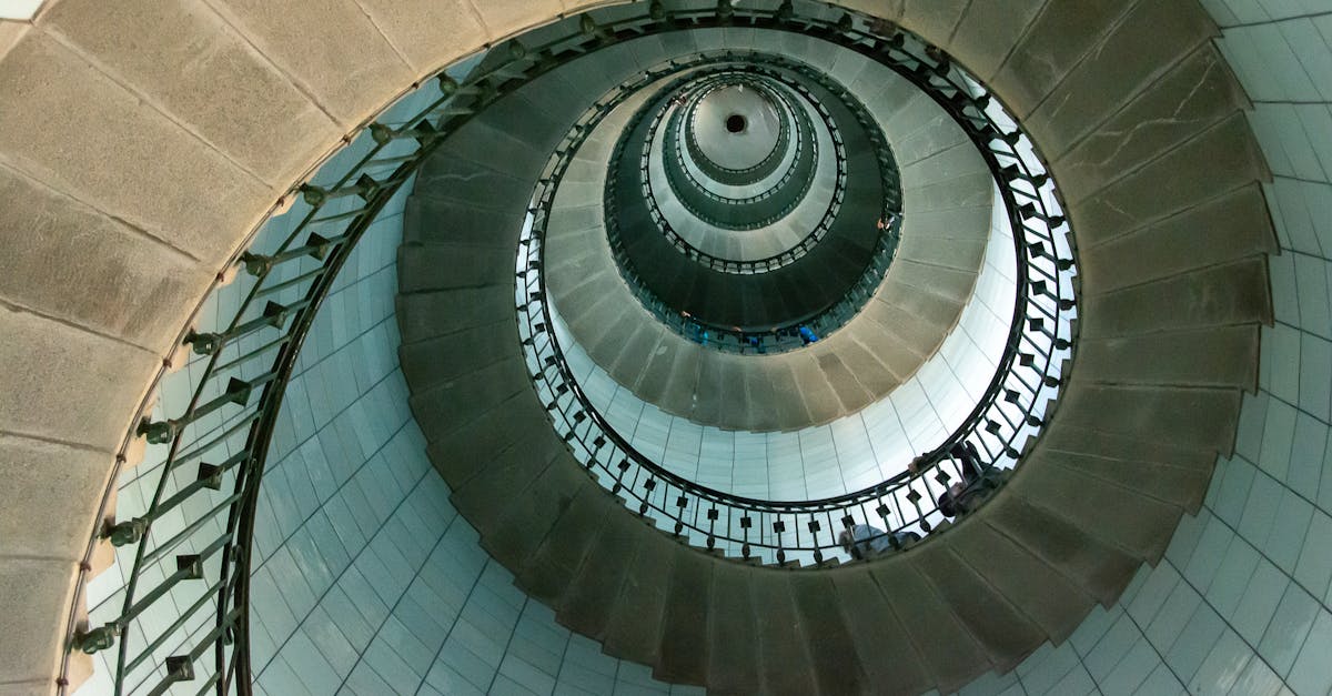 descubre las causas, síntomas y tratamientos para el mareo. aprende cómo manejar esta sensación incómoda y recuperar tu equilibrio con nuestros consejos y recursos útiles.