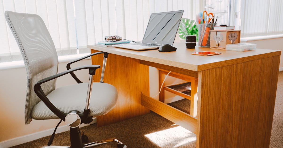 descubre cómo un espacio de trabajo ergonómico puede mejorar tu comodidad y productividad. optimiza tu entorno laboral con soluciones de diseño que cuidan tu postura y bienestar.