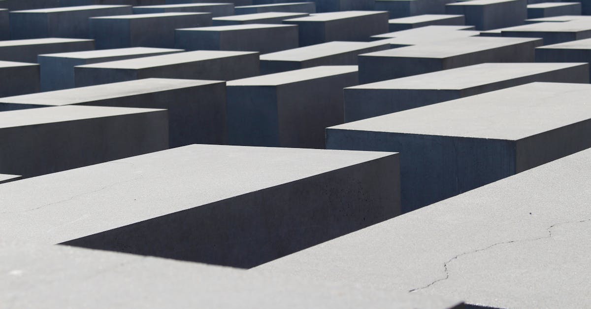 la labyrinthe est une inflammation de l'oreille interne qui peut provoquer des vertiges, des troubles de l'équilibre et des pertes auditives. découvrez les symptômes, les causes et les traitements de la labyrinthite pour mieux comprendre cette condition médicale.