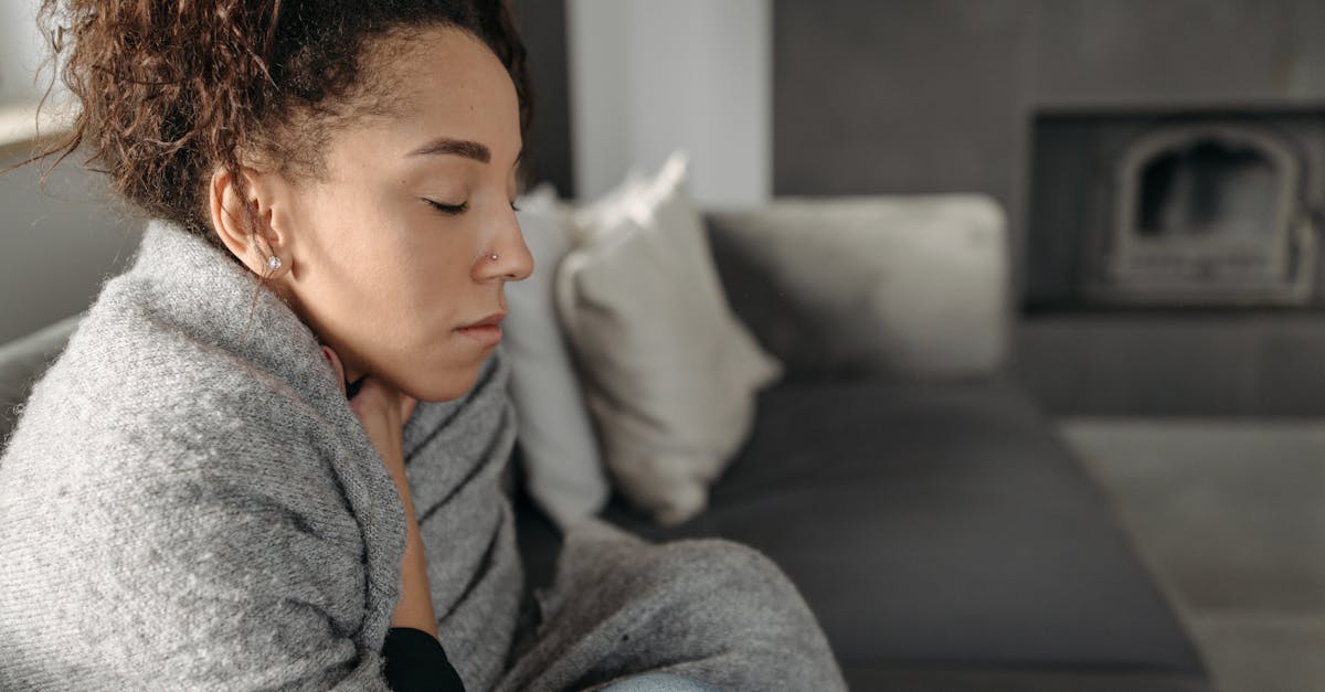 descubre las mejores formas de aliviar el dolor lumbar con consejos efectivos y tratamientos naturales. mejora tu calidad de vida y recupera tu bienestar.