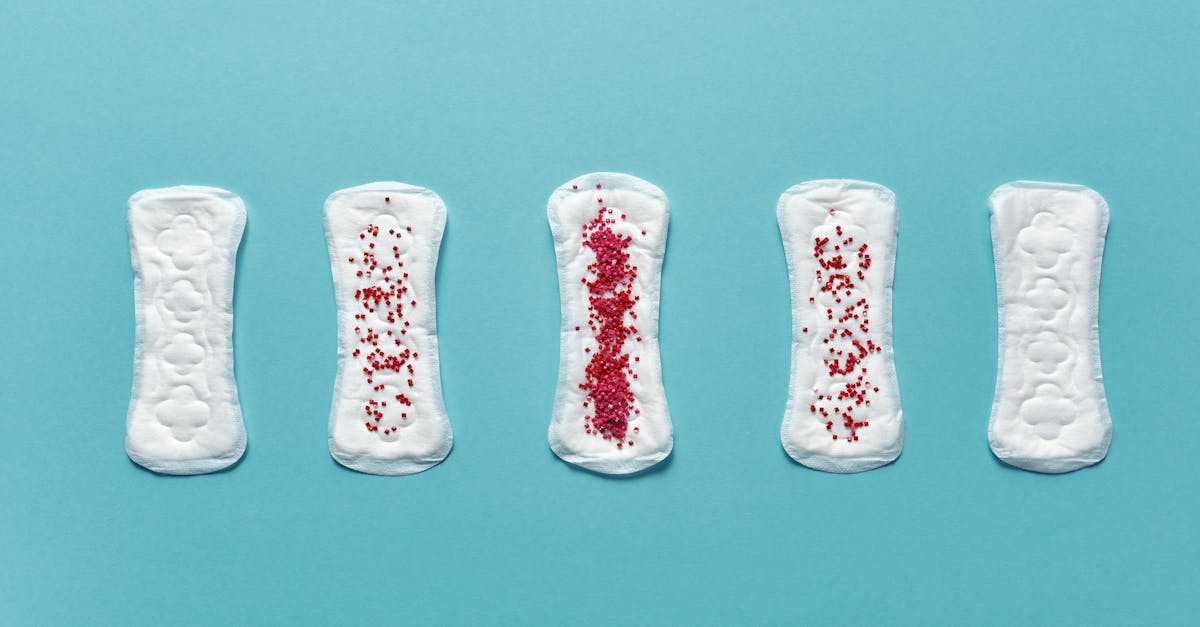 descubre cómo las migrañas menstruales afectan a muchas mujeres. aprende sobre sus síntomas, causas y tratamientos efectivos para aliviar el dolor y mejorar tu calidad de vida durante el ciclo menstrual.