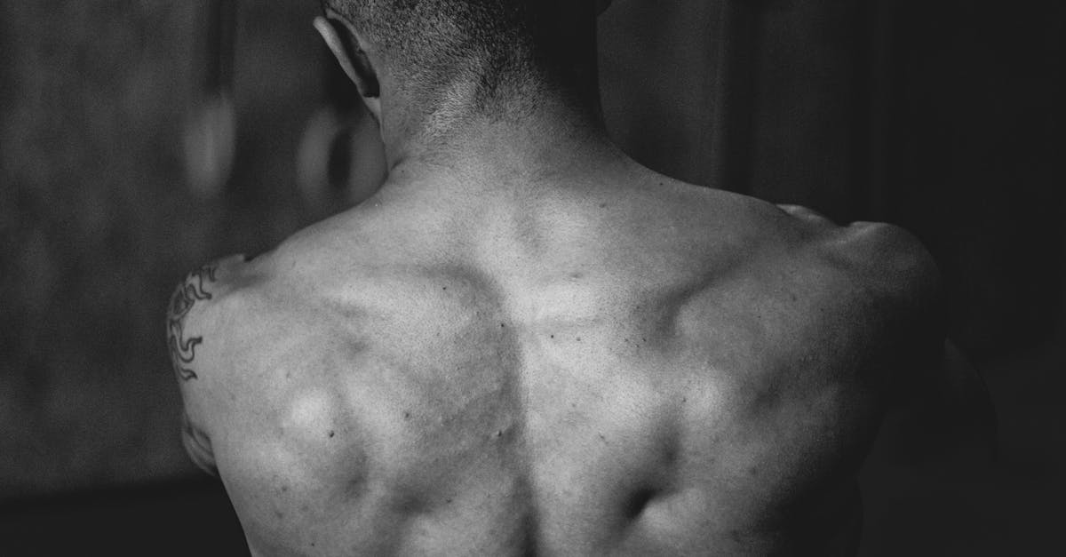 descubre los mejores ejercicios para fortalecer y flexibilizar el cuello. mejora tu postura y alivia la tensión con rutinas sencillas y efectivas. ¡cuida tu salud cervical hoy!