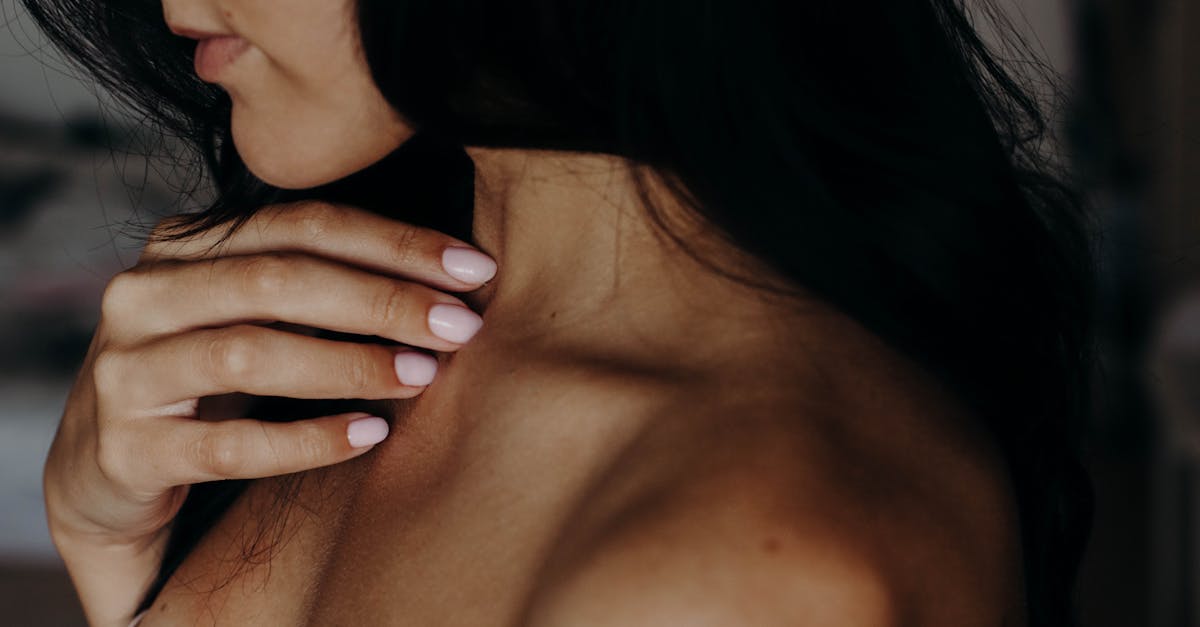 descubre una serie de ejercicios efectivos para fortalecer y relajar tu cuello. mejora tu postura y alivia la tensión con nuestra guía práctica de ejercicios de cuello.
