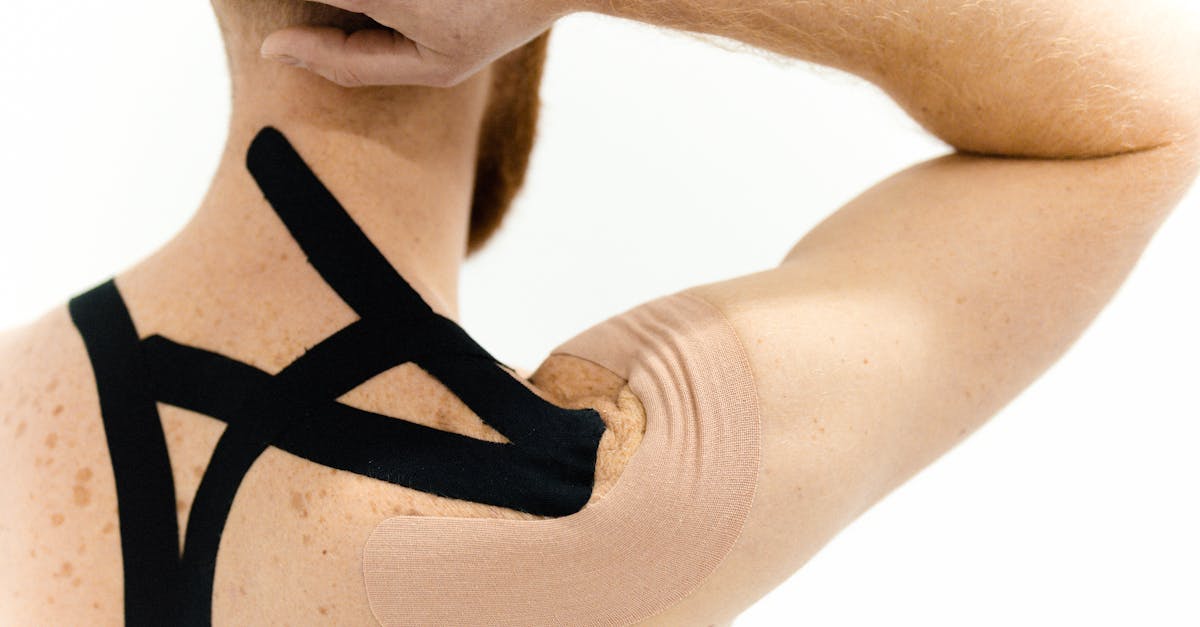 descubre las causas y tratamientos del dolor de hombro. aprende sobre los síntomas, las mejores prácticas para aliviar el malestar y cuándo buscar atención médica para recuperar tu bienestar.