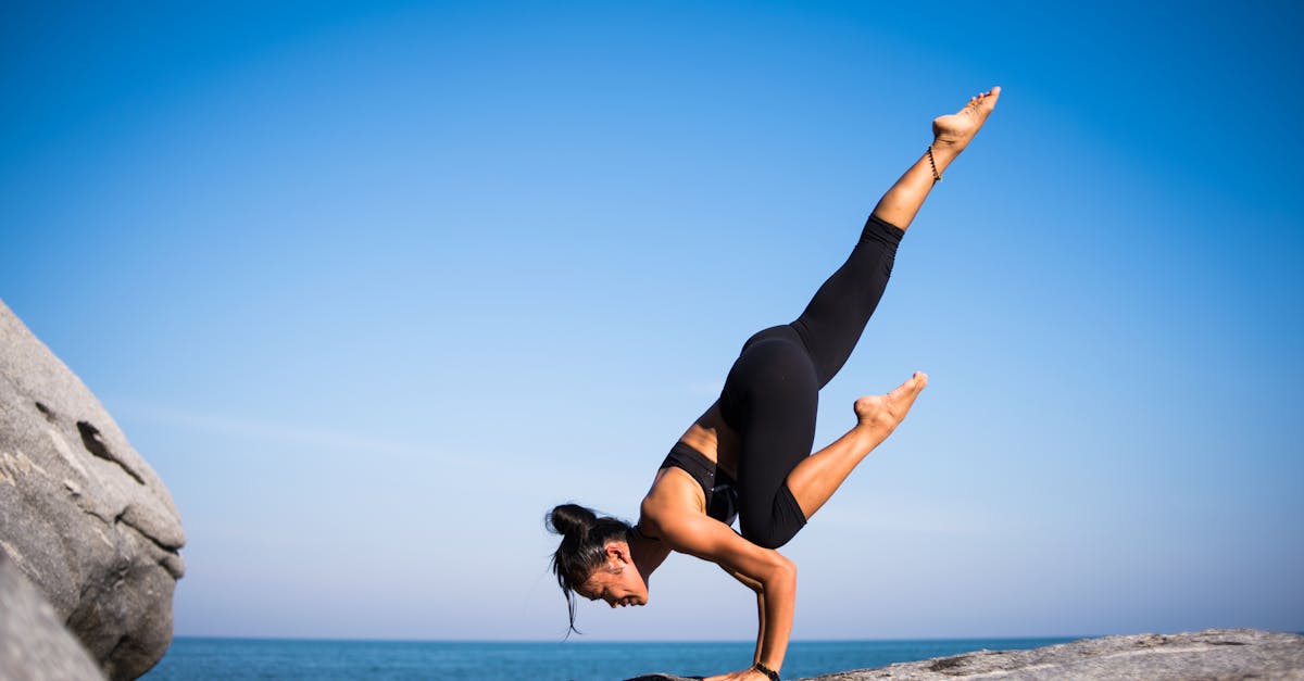 descubre los beneficios del yoga para cuerpo y mente. únete a nuestras clases y transforma tu bienestar a través de la meditación, la respiración y posturas. ¡empieza tu viaje hacia la armonía y la paz interior hoy mismo!