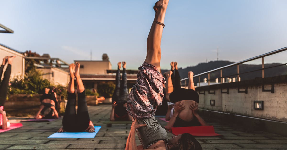 descubre la paz interior y el bienestar físico a través del yoga. mejora tu flexibilidad, reduce el estrés y encuentra la armonía en cuerpo y mente con nuestras prácticas guiadas y consejos para principiantes.