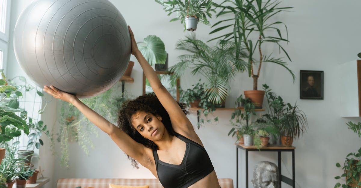 descubre los beneficios del fortalecimiento del core, una práctica esencial para mejorar la estabilidad, la postura y el rendimiento físico. aprende ejercicios efectivos para tonificar tu abdomen y espalda, previniendo lesiones y potenciando tus actividades diarias.