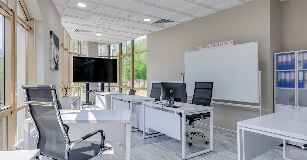 descubre nuestra amplia selección de sillas ergonómicas diseñadas para proporcionarte la máxima comodidad y soporte en tu día a día. mejora tu postura y productividad con estilo.