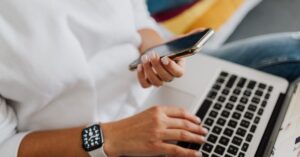 descubre la ergonomía y su importancia en el diseño de espacios de trabajo. mejora tu comodidad y productividad a través de soluciones ergonómicas adecuadas.