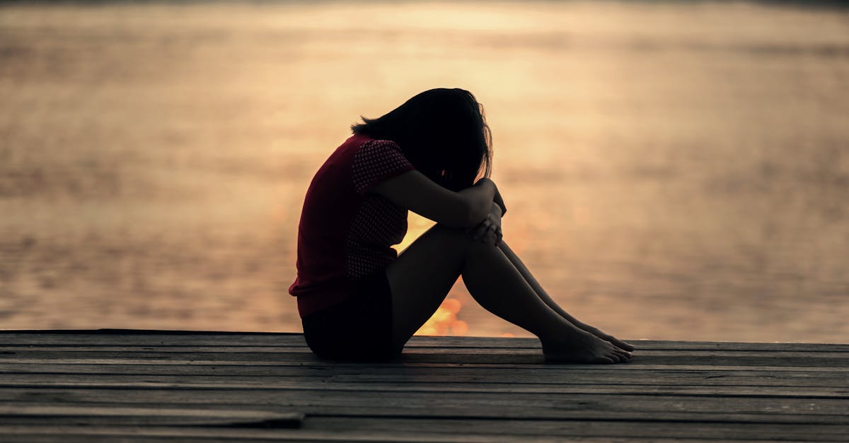 descubre las causas, síntomas y tratamientos del dolor lumbar. obtén consejos para aliviar el malestar y mejorar tu calidad de vida. ¡no dejes que el dolor en la parte baja de la espalda limite tus actividades diarias!