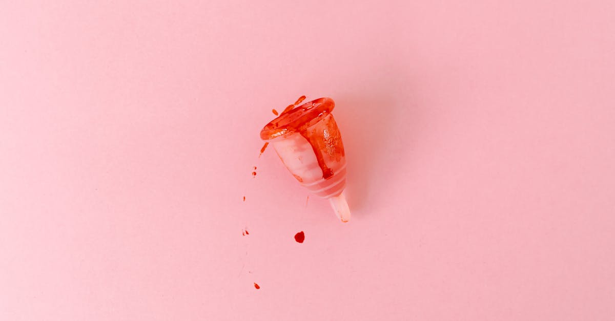 descubre cómo las migrañas menstruales pueden afectar tu calidad de vida. aprende sobre sus síntomas, desencadenantes y opciones de tratamiento para aliviar el dolor y recuperar tu bienestar durante el ciclo menstrual.
