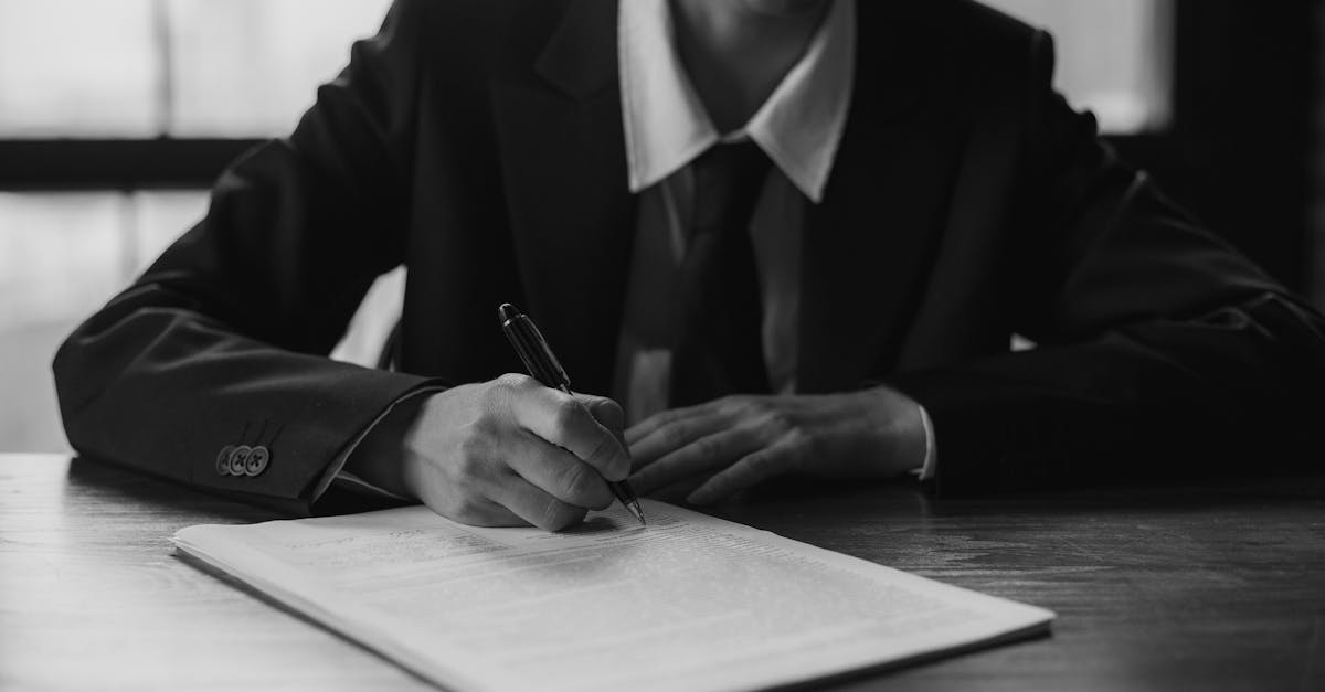les lesiones del manguito rotador son comunes entre los atletas y pueden causar dolor y debilidad en el hombro. descubre causas, síntomas y tratamientos para recuperarte y volver a tus actividades favoritas.