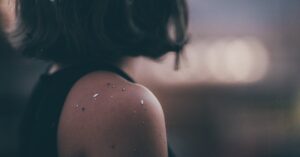 descubre todo sobre el hombro: anatomía, lesiones comunes, ejercicios de fortalecimiento y consejos para mantenerlo saludable. ¡aprende a cuidar de esta articulación esencial!