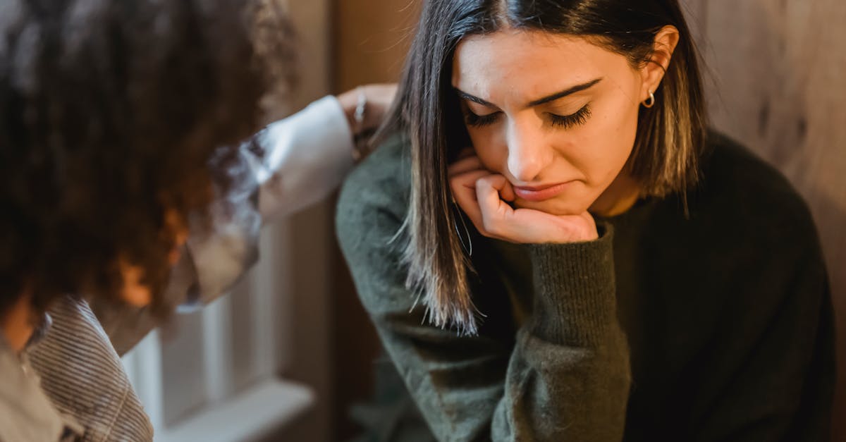 descubre los mejores remedios para la bursitis de hombro. aprende a aliviar el dolor y la inflamación de manera natural con consejos efectivos y tratamientos recomendados. mejorar tu calidad de vida es posible.