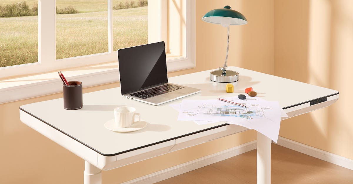 découvrez les avantages des bureaux debout : améliorez votre posture, stimulez votre productivité et profitez d'un environnement de travail plus dynamique. transformez votre espace de travail avec un bureau debout de qualité.