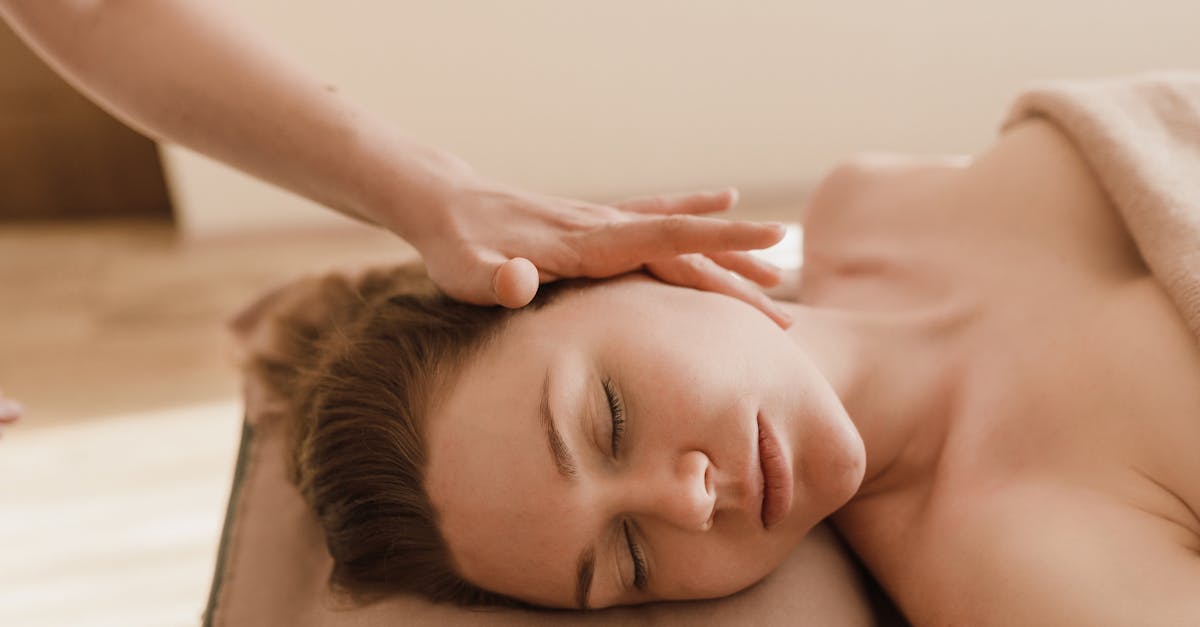 descubre consejos y tratamientos efectivos para la recuperación del latigazo cervical. aprende cómo aliviar el dolor, mejorar tu movilidad y acelerar tu proceso de rehabilitación para volver a tu rutina diaria.